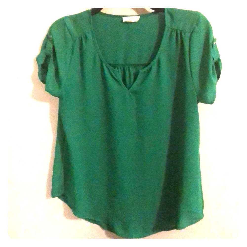 Cute green top